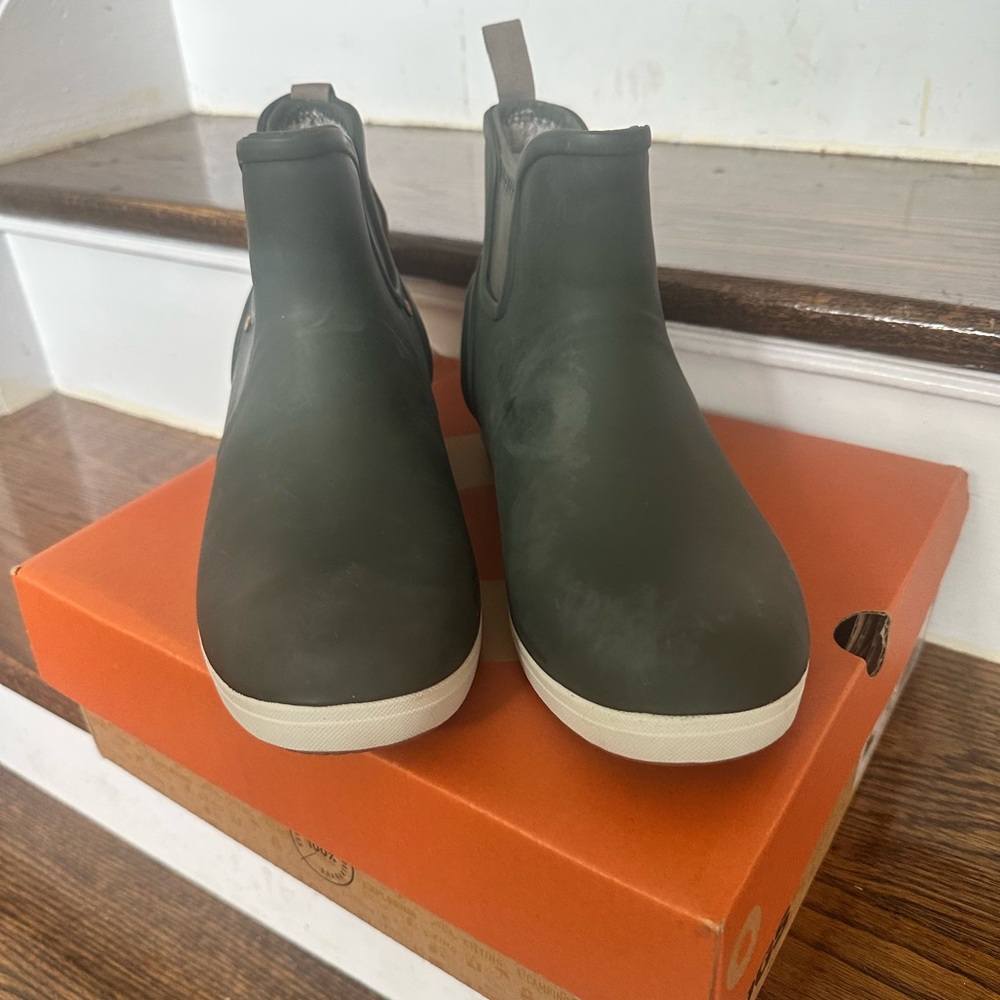 BOGS  Ankle Rain Boots
